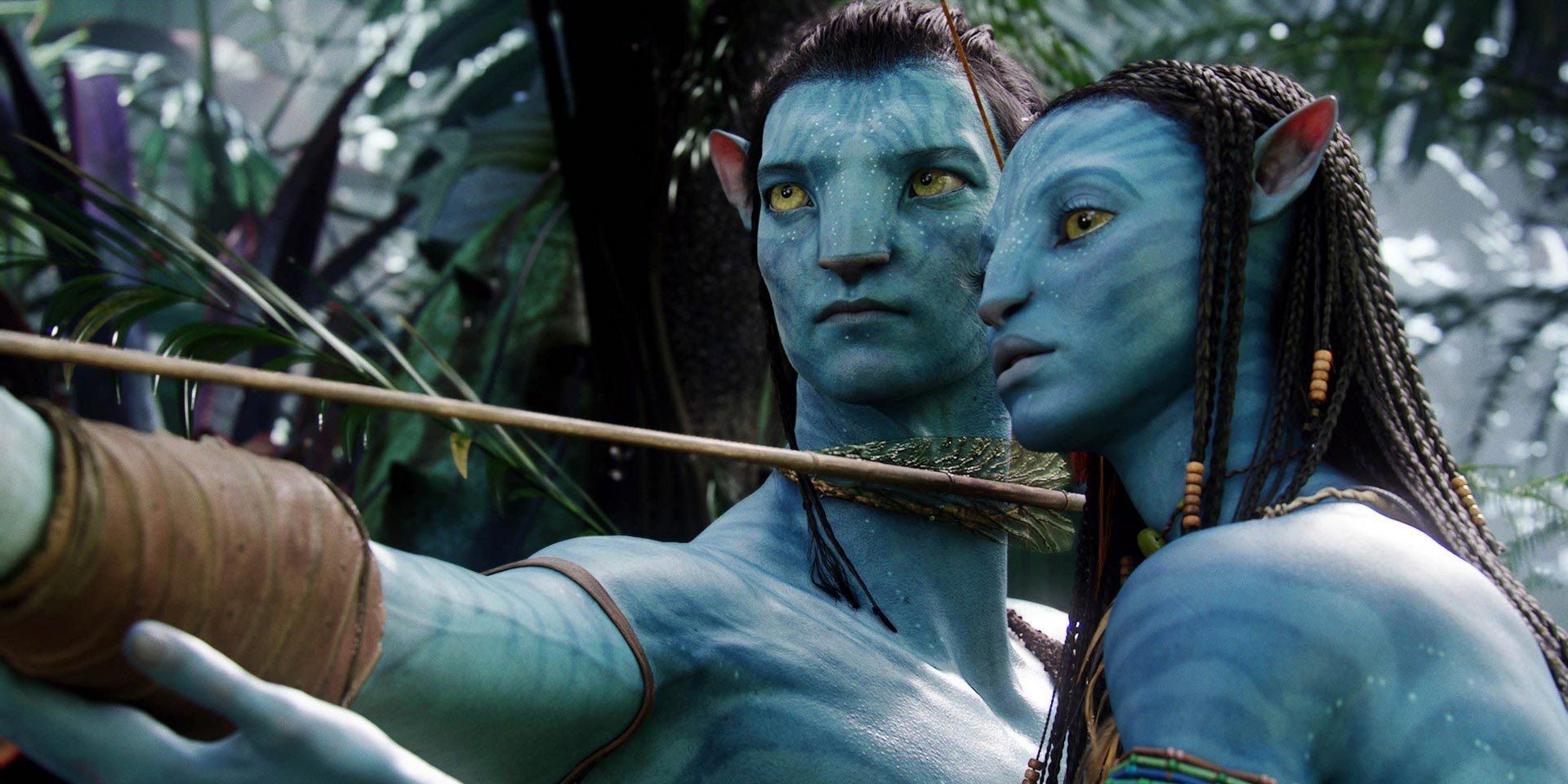 Jake and Neytiri using a bow and arrow in Avatar