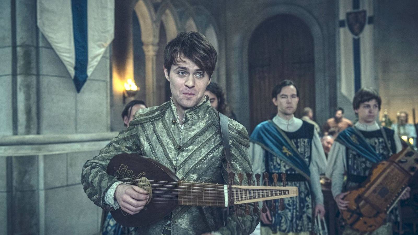 Joey Batey Jaskier singing in The Witcher