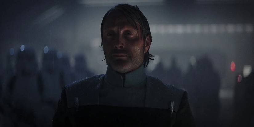 Mads Mikkelsen as Galen Erso in the rain in Rogue One