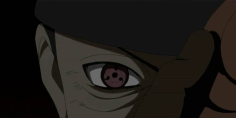 Obito Uchiha takes off his mask