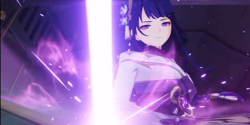 Raiden Shogun fighting with her sword