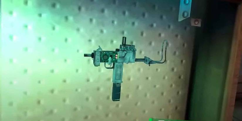 The SMG Uzi in After The Fall