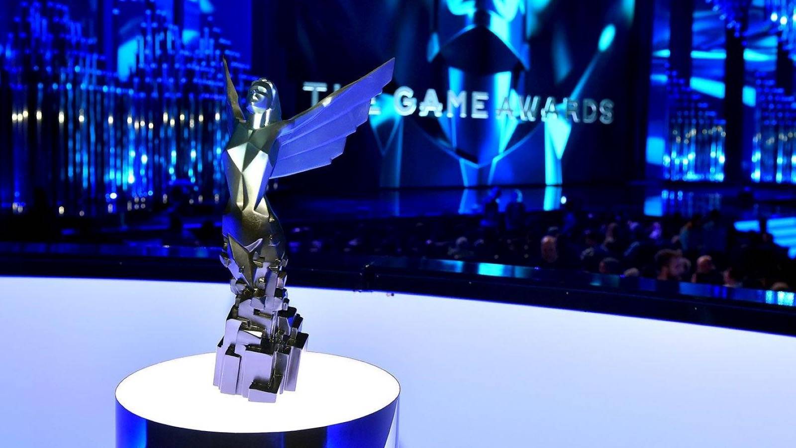 An award standing on a pedestal in front of the audience at The Game Awards 2021