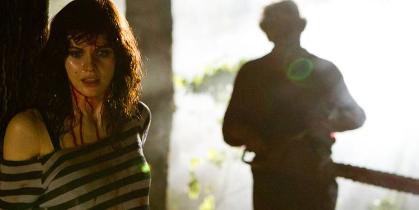 Leatherface and the protagonist in Texas Chainsaw 3D