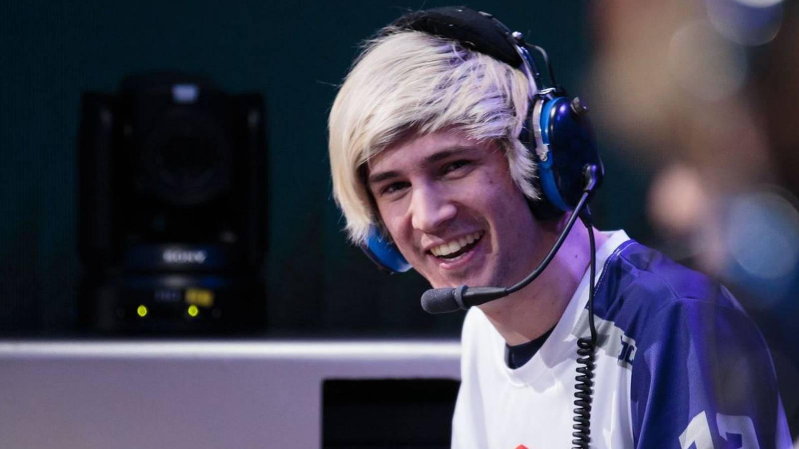 Twitch Streamer xQc Encourages Viewers to Start Donating and Subbing to Smaller Streamers