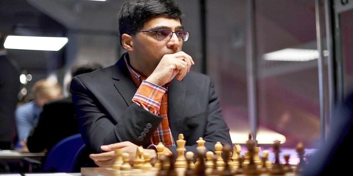 Anand playing chess
