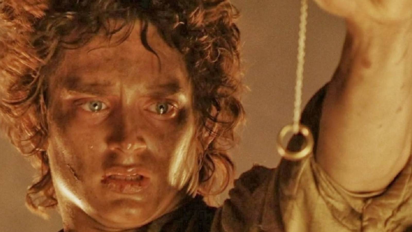 frodo with chain edited