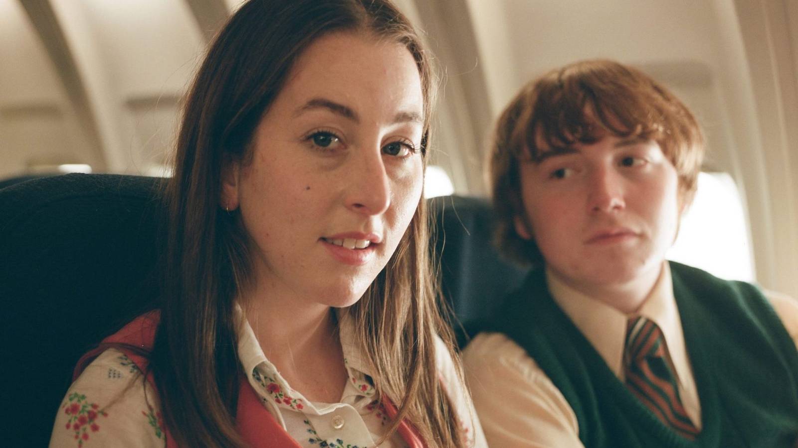 alana and gary in paul thomas anderson's licorice pizza