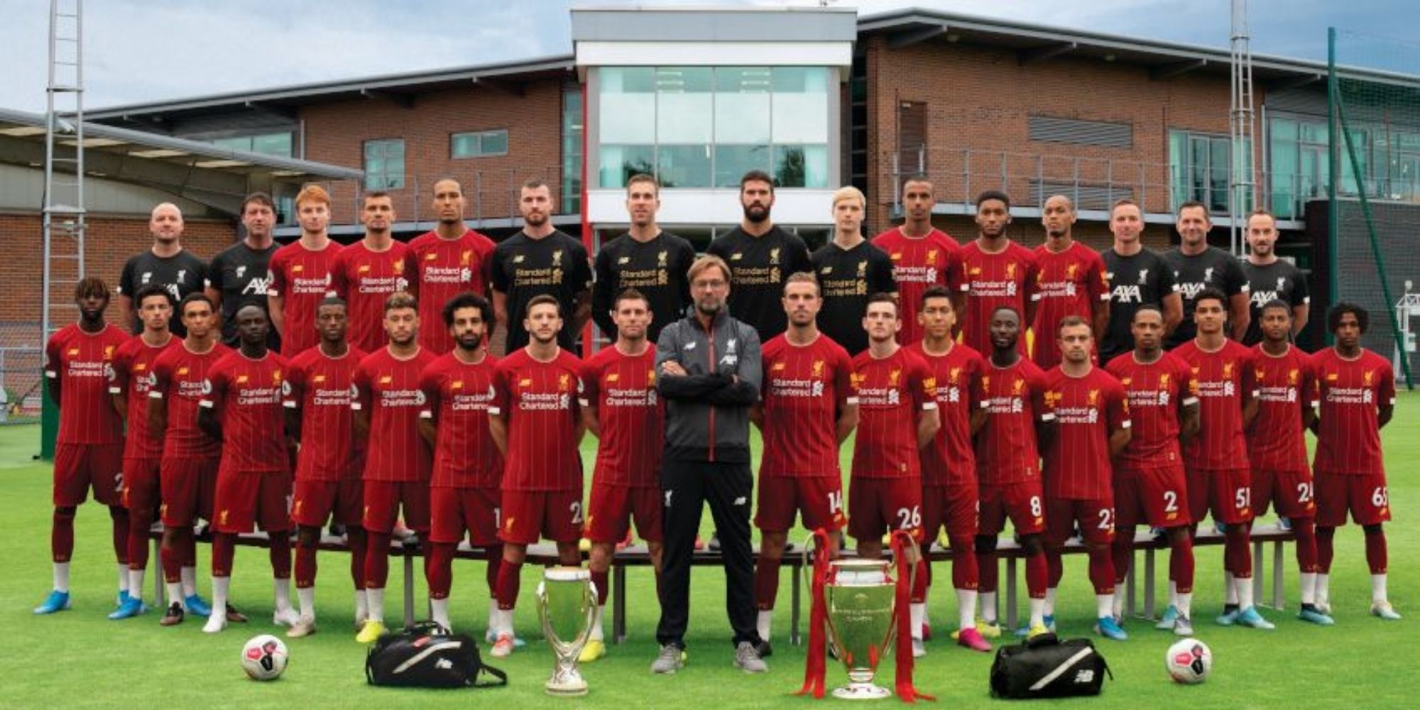 Official image of Liverpool football team,