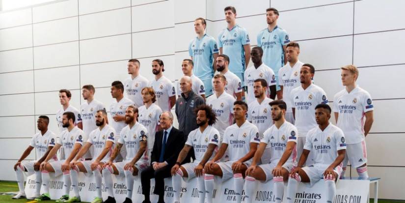 Official image of Real Madrid football team.