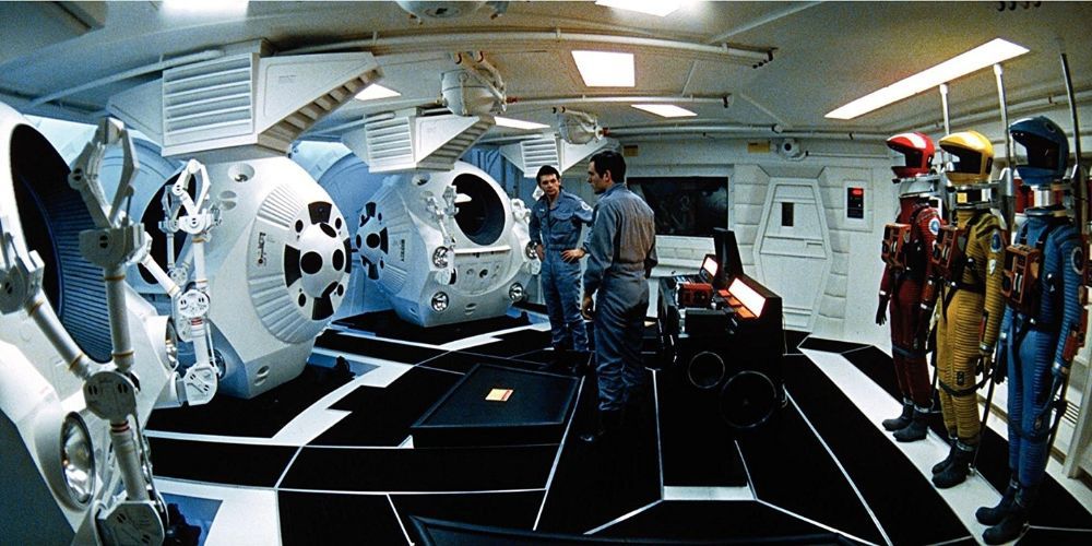 2001-a-space-odyssey-going-into-pods