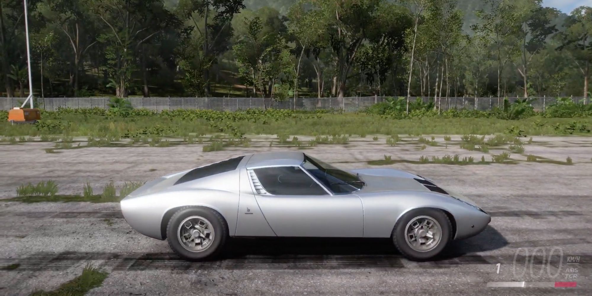 Classic Cars in Forza Horizon 5 - Lamborghini Miura P400 - Player dazzles in supercar