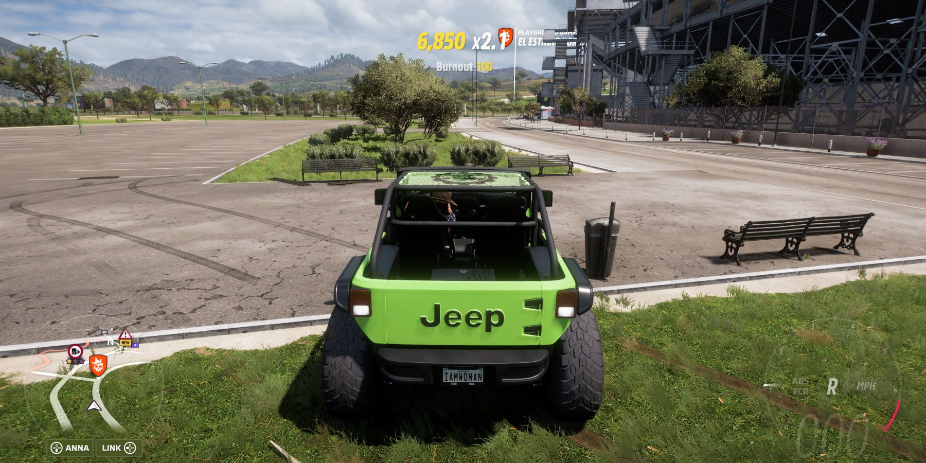 2016 Jeep by a bin in Forza Horizon 5