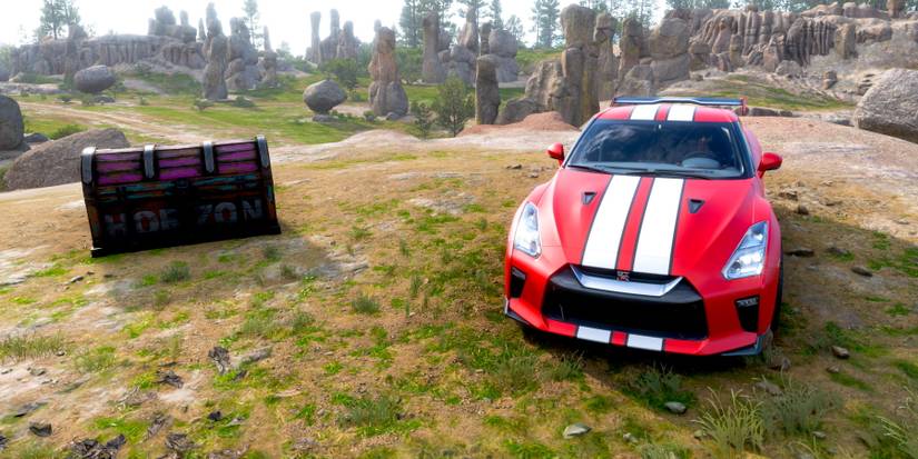 Forza Horizon 5 GT-R 2017 in front of Lucky Skills Treasure Chest in Autumn Series 3