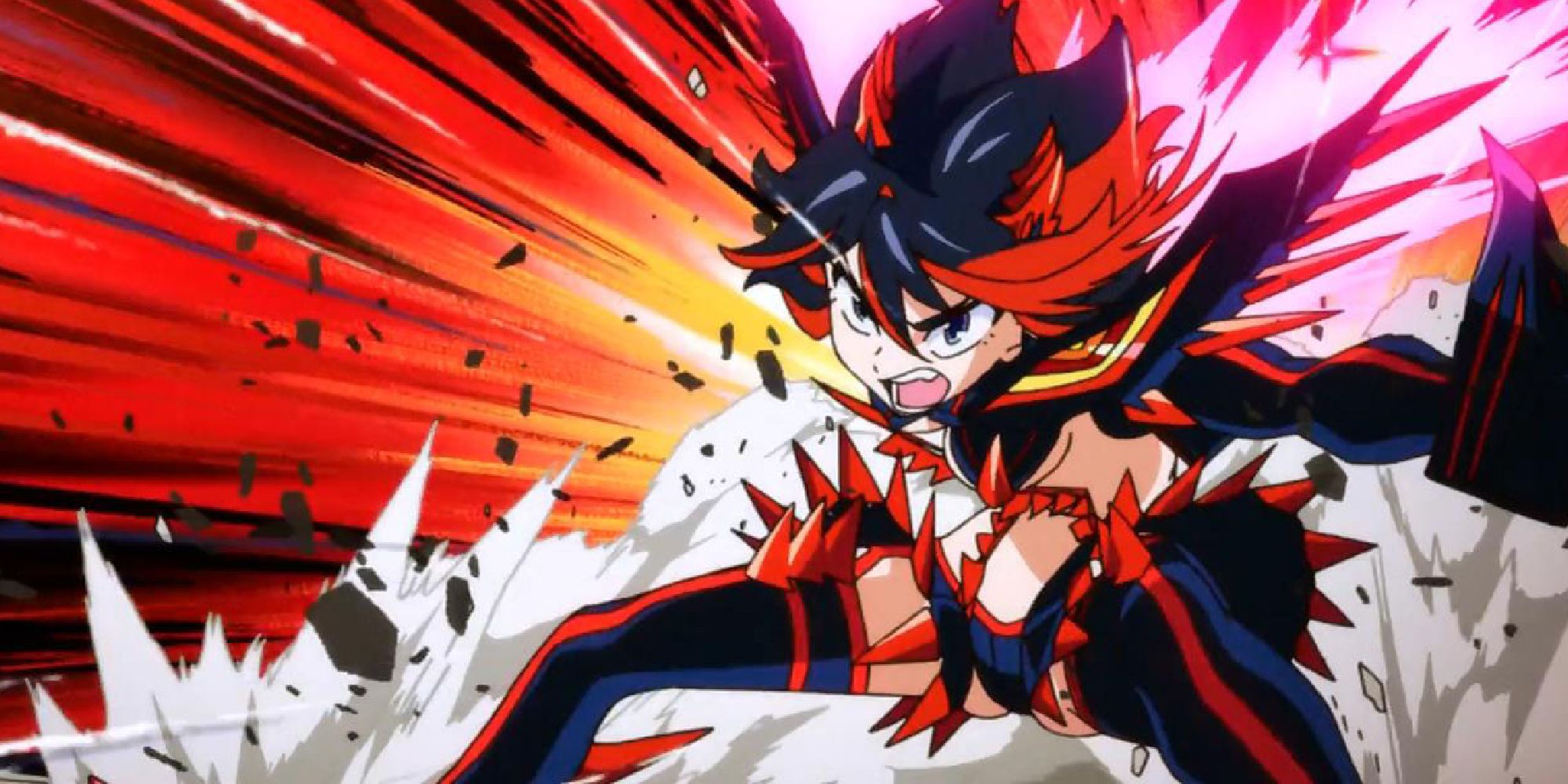 Ryuko gritando e posando durante uma intensa sequência de ação