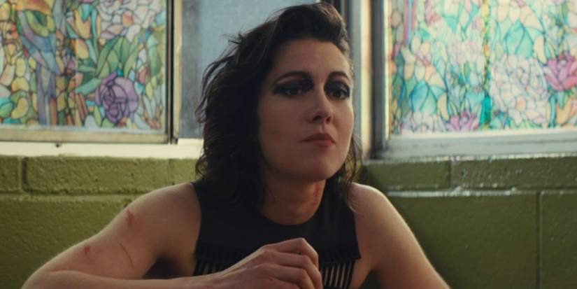 Mary Elizabeth Winstead as Huntress in Birds Of Prey