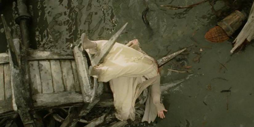 Saruman-impaled-on-spike