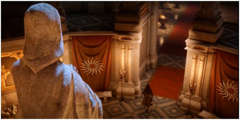 Statue looking down on Leliana.