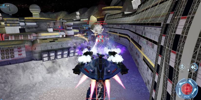 Titan Weapons in War Robots - Squall - Player fights enemies in compact spaces