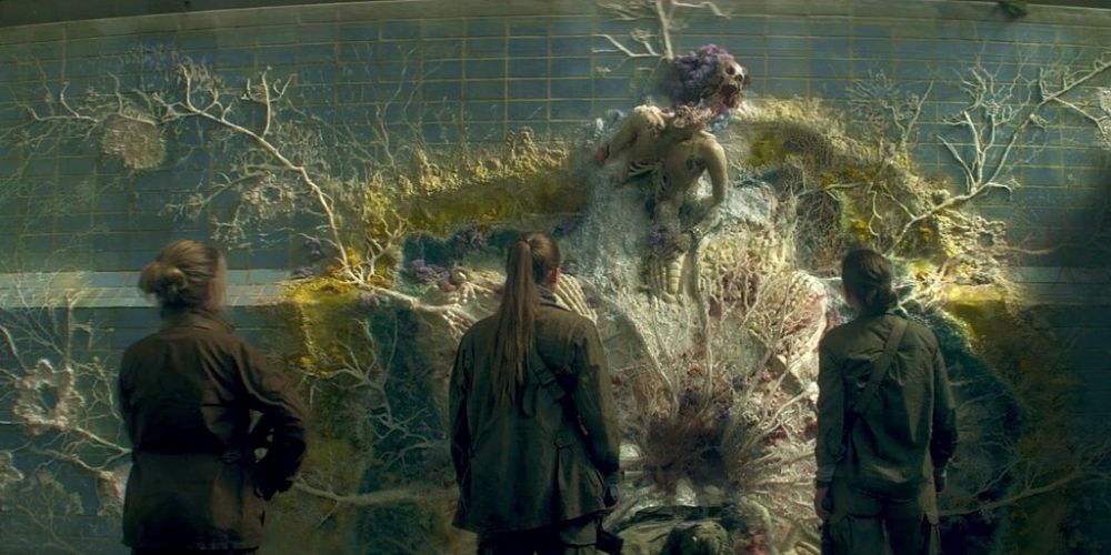 Annihilation's Lena (Natalie Portman) finds a mutated soldier in the Shimmer.