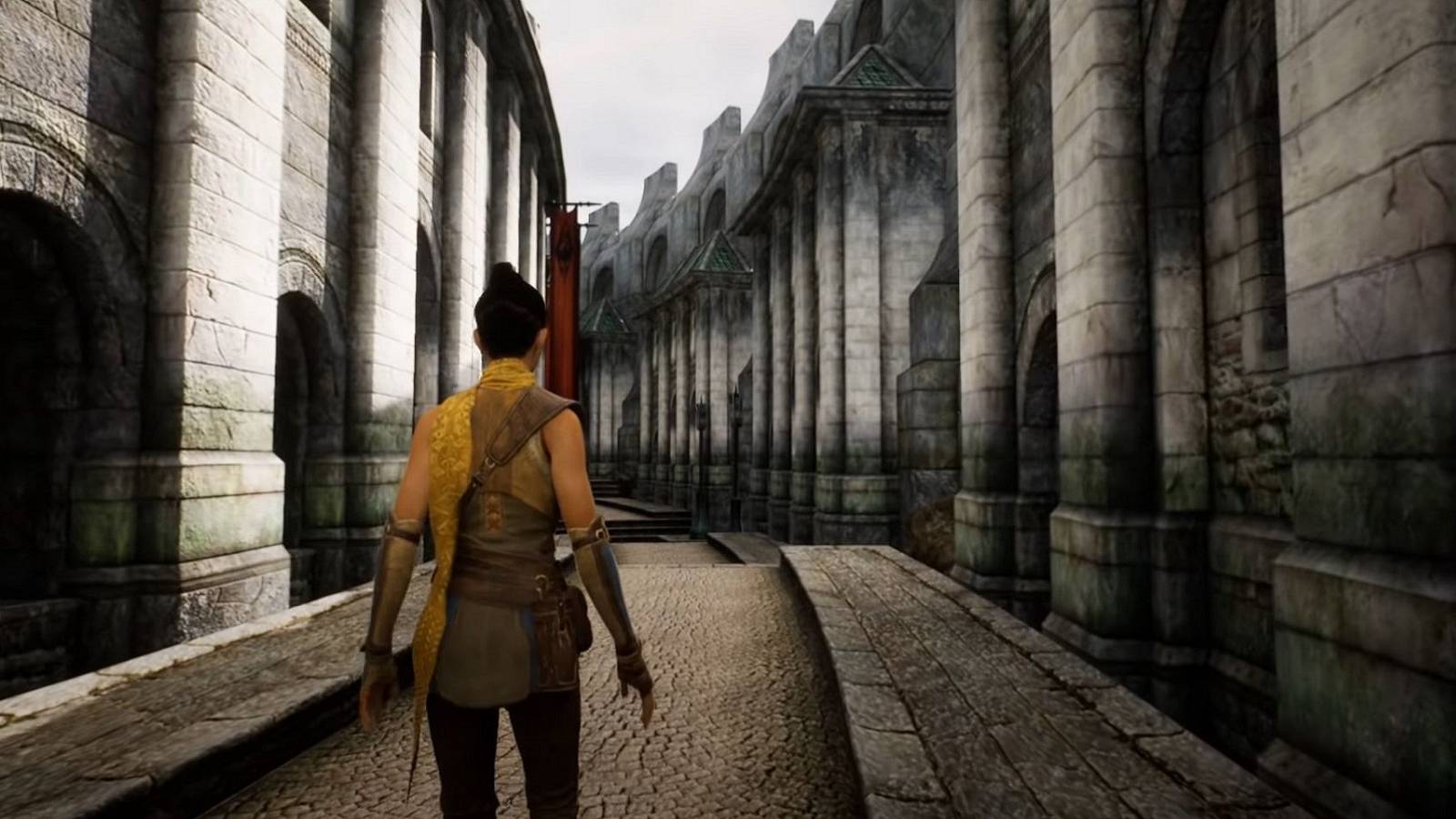 Image from Elder Scrolls 4: Oblivion, showing a player in the Imperial City.