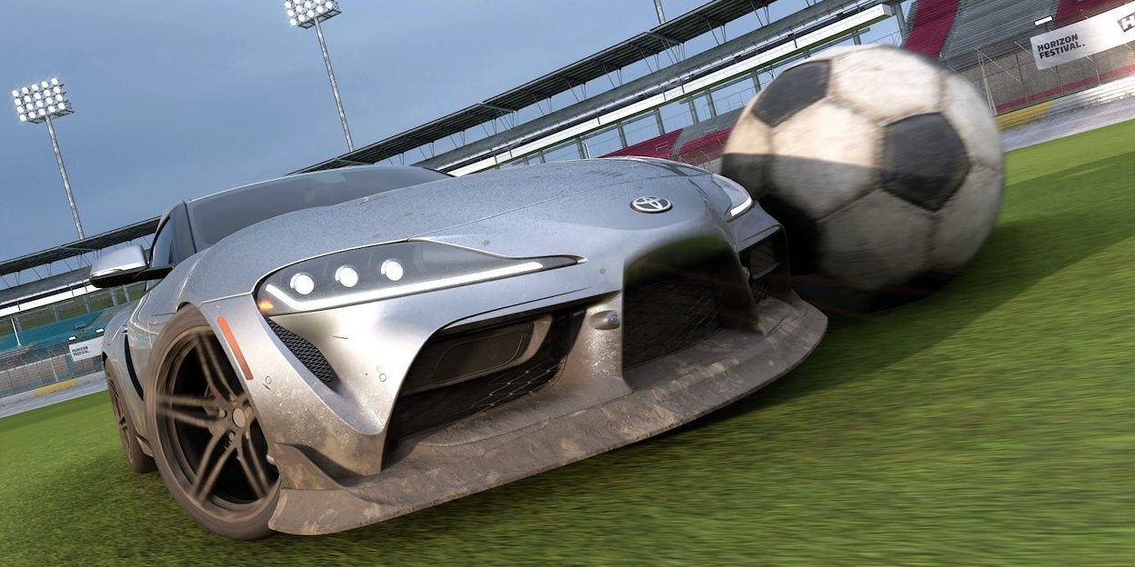 forza horizon 5 car with giant soccer ball Cropped