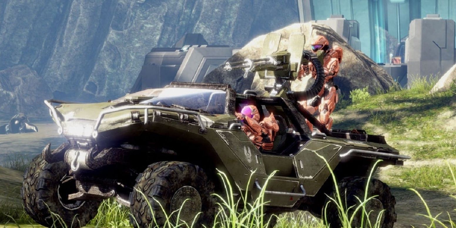 halo players driving a warthog Cropped