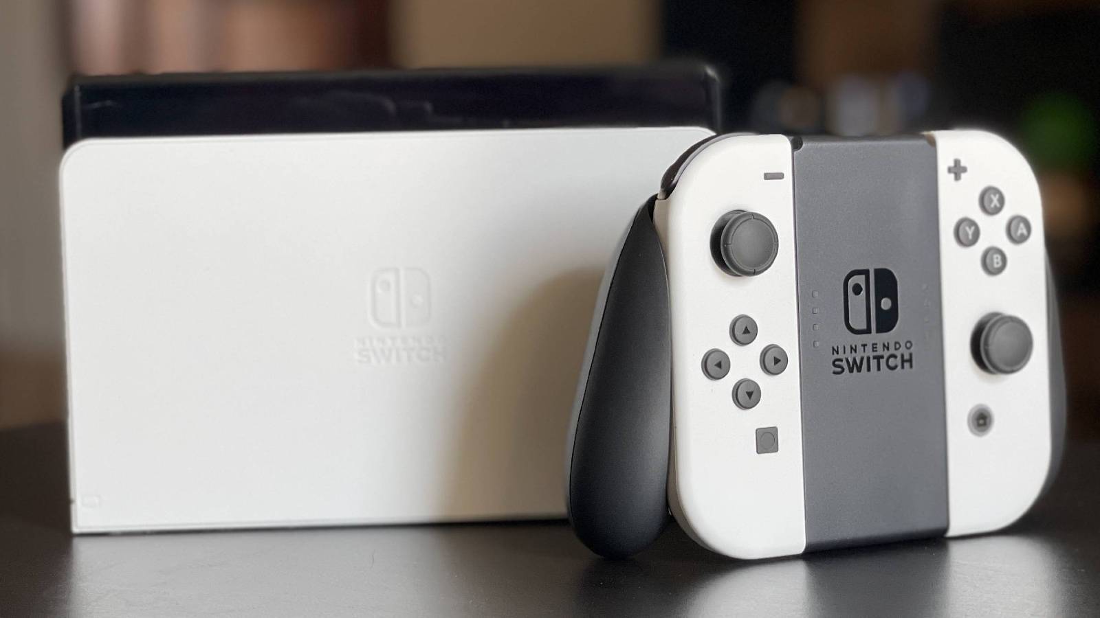 nintendo-switch-oled-model-closeup-1