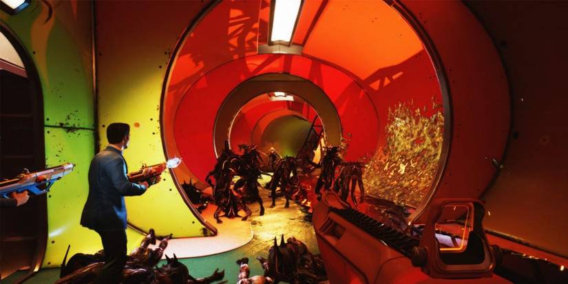 A tunnel with approaching aliens from The Anacrusis.