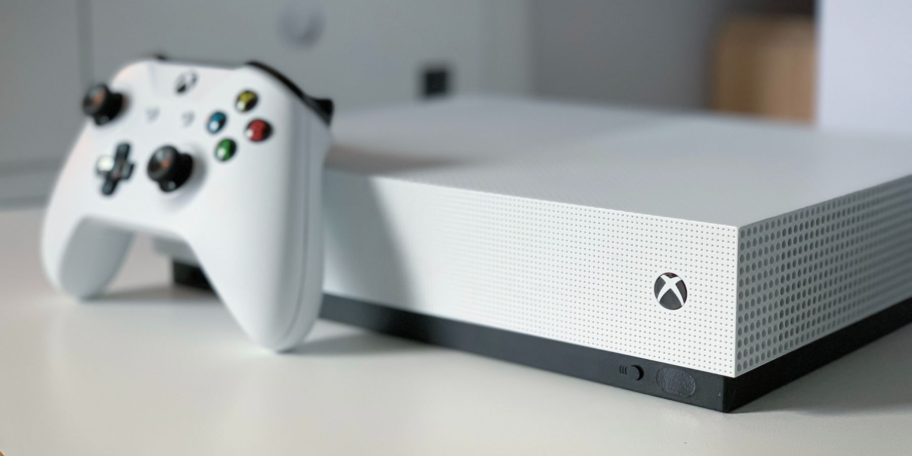 Xbox One Being Discontinued Shows Microsoft is Taking the Final Steps Into  Next-Gen