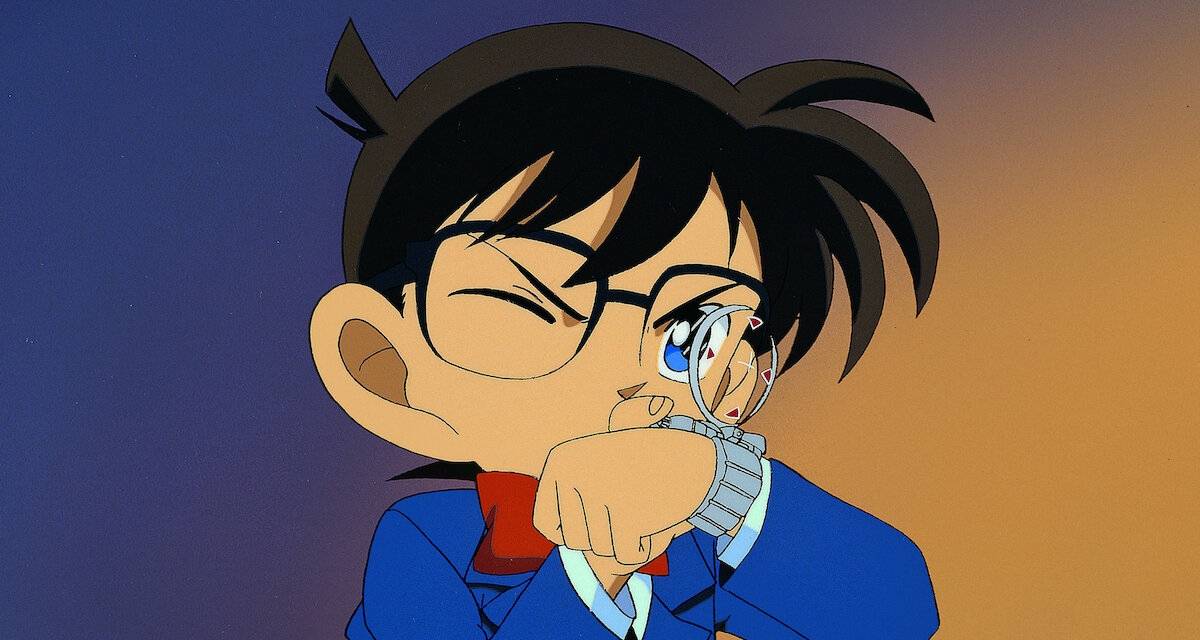 Detective Conan using a gadget