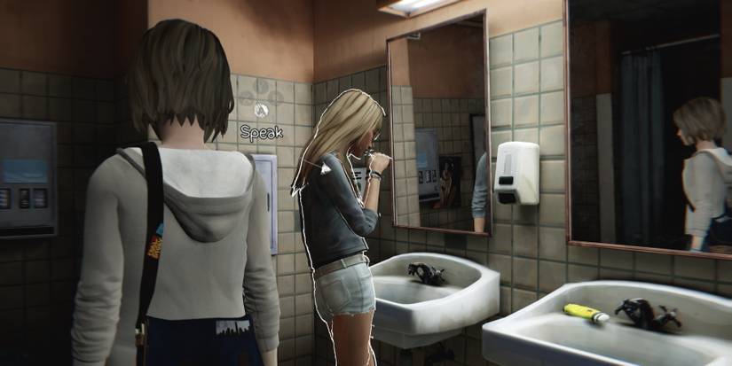 Max looking at Taylor brushing her teeth in the shower room during Episode 3 of Life is Strange Remastered