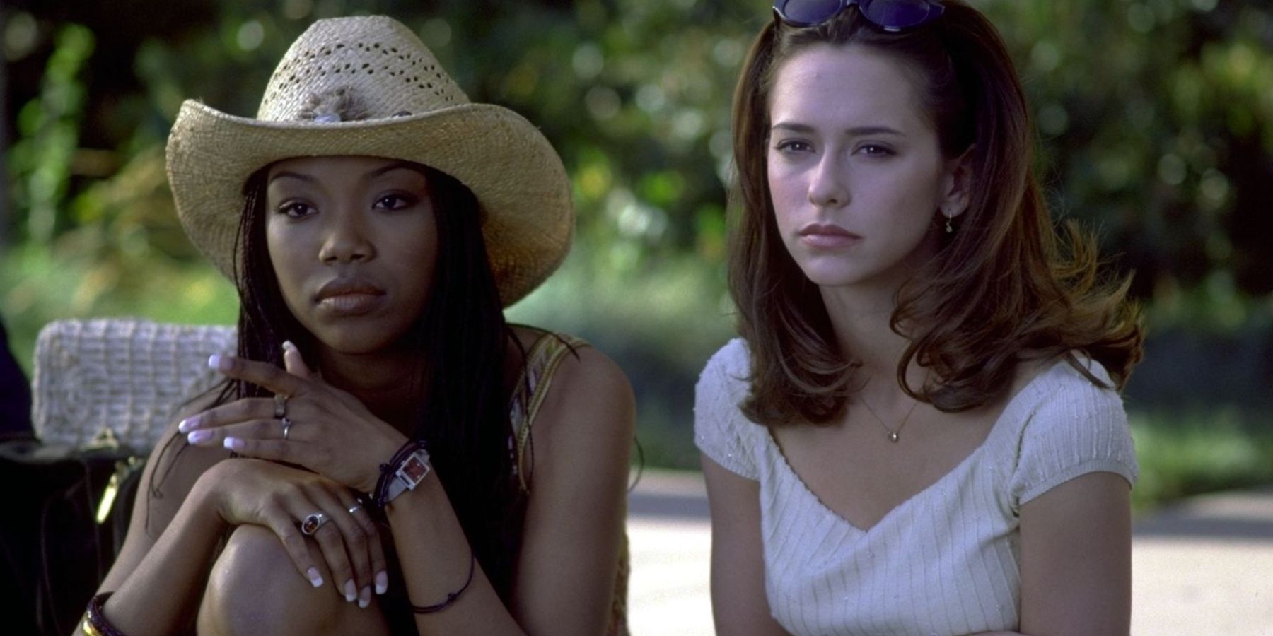 Karla and Julie in I Still Know What You Did Last Summer Featured Image