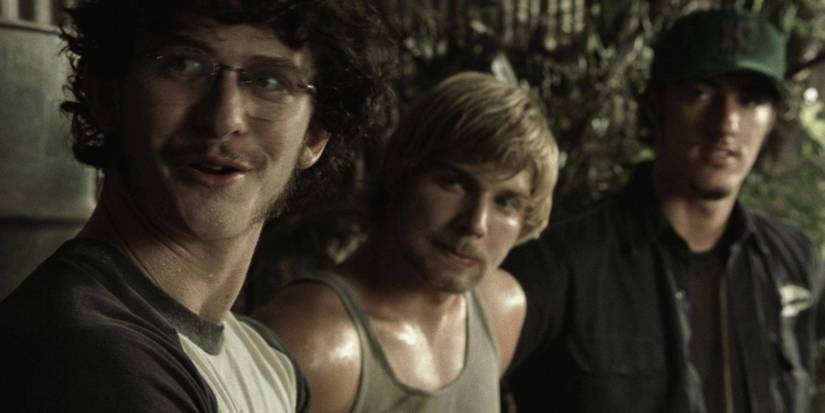 Morgan and his friends in ​​​​​​​The Texas Chainsaw Massacre (2003)