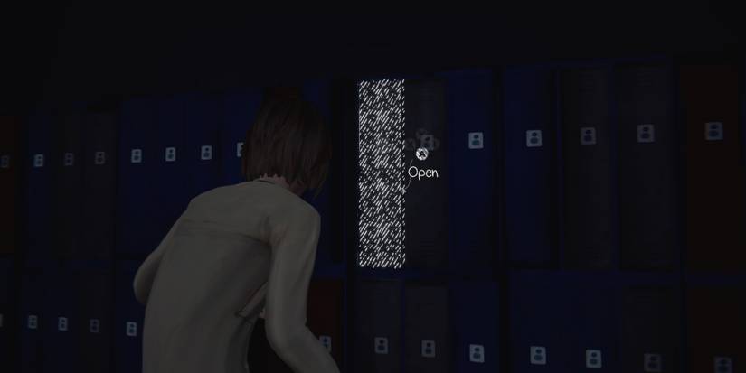 Max looking at Warren's locker during a nightmare sequence in episode 5 of Life is Strange Remastered