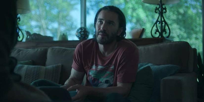 Ben Davis sitting down Ozark