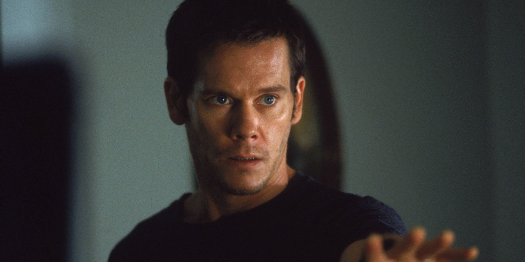 Kevin Bacon as Tom in Stir Of Echoes Featured Image