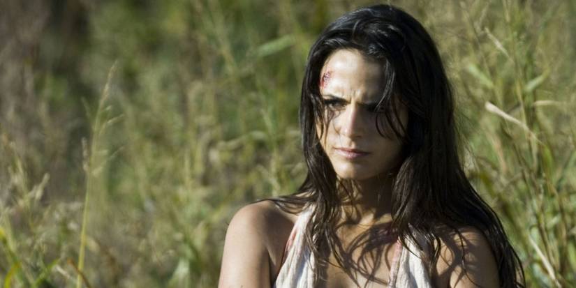 Chrissie stands outside in Texas Chainsaw Massacre: The Beginning