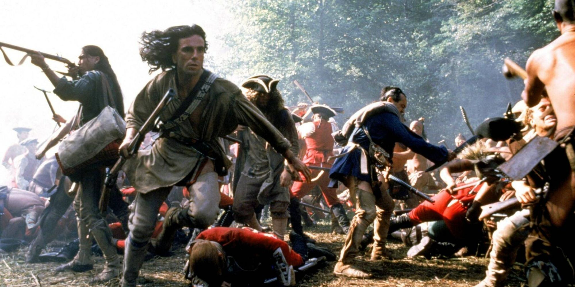 Daniel Day-Lewis charging through battle in The Last Of The Mohicans