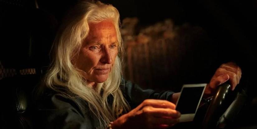 The older Sally Hardesty in Texas Chainsaw Massacre 2022