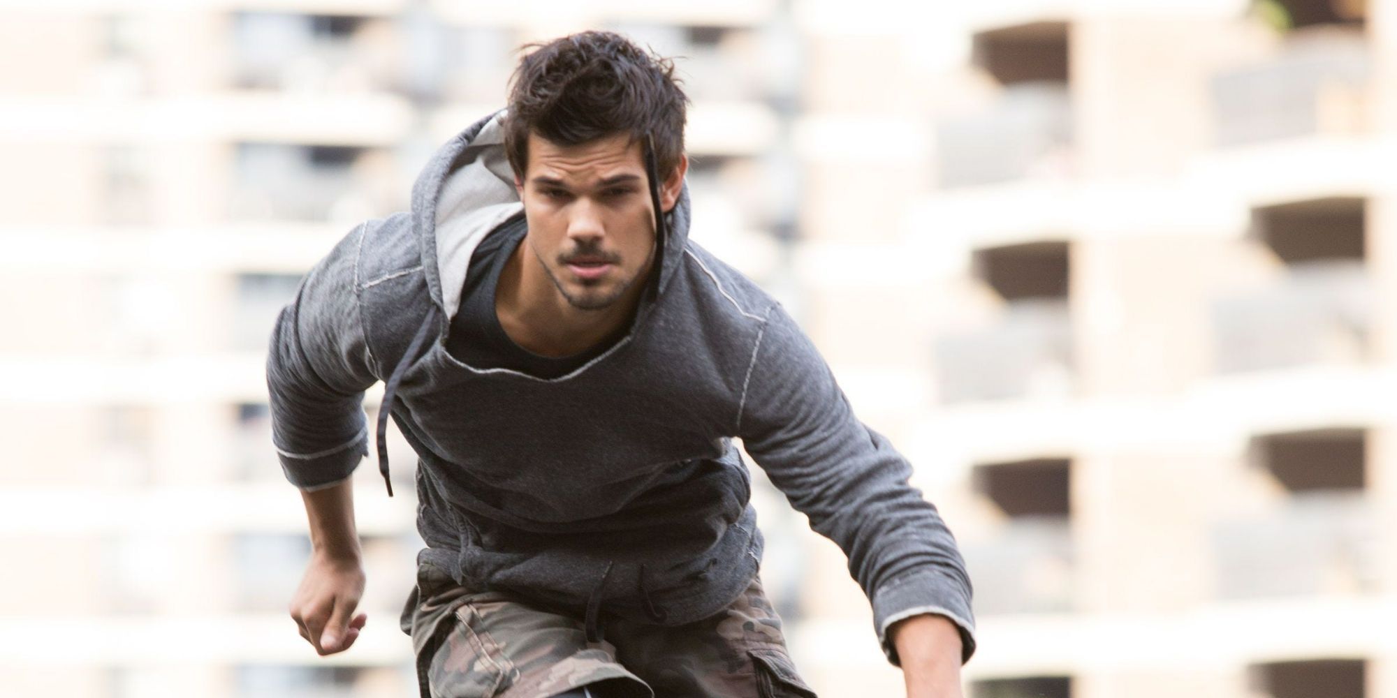 The protagonist of Tracers runs through the city