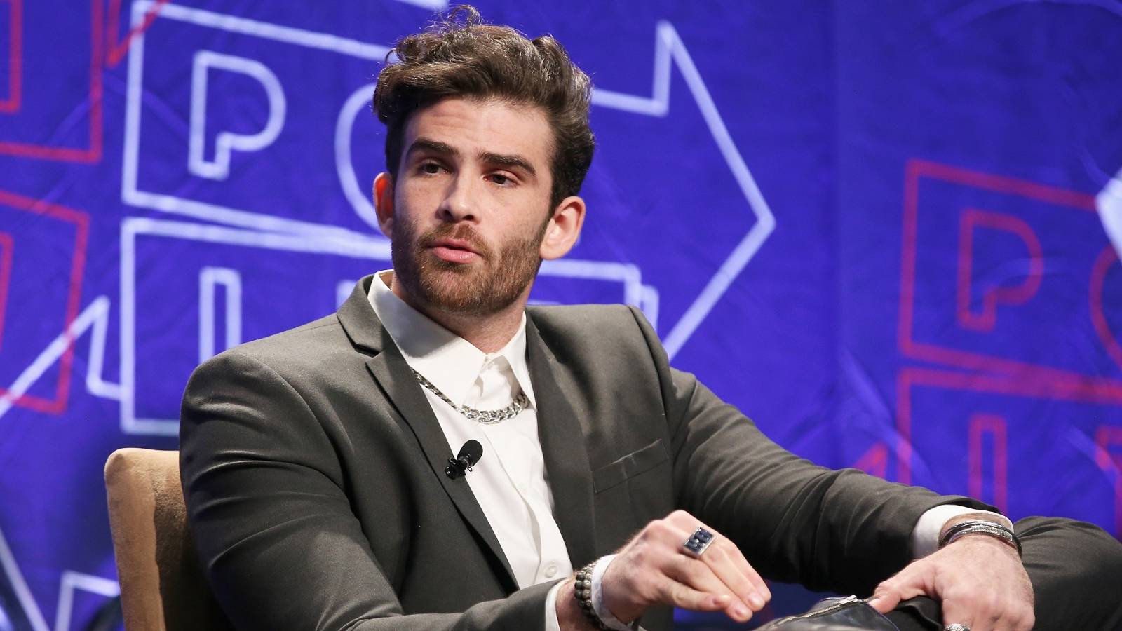 hasan piker chair feature