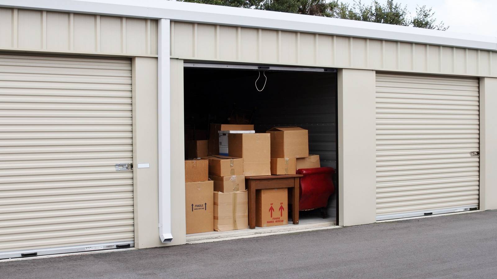 A game shop in Nebraska discovers hundreds of classic 3DO, SNES, and Sega games in storage.