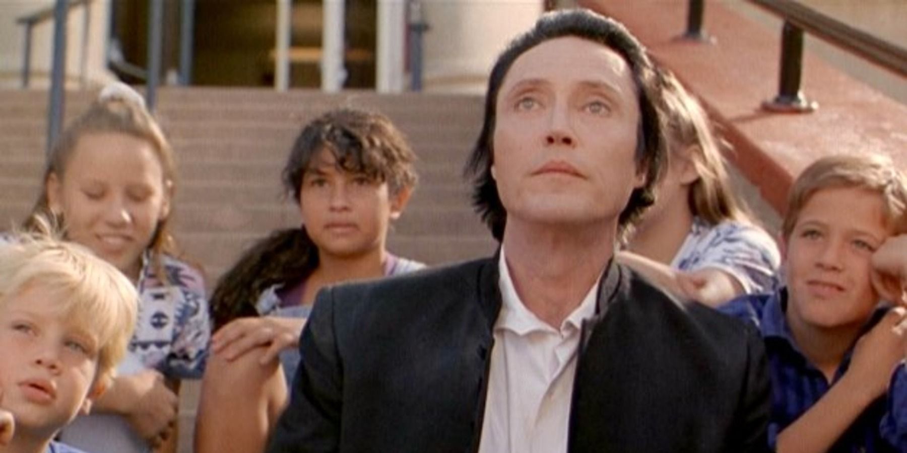 the-Prophecy-screenshot- with kids outside of school-Walken