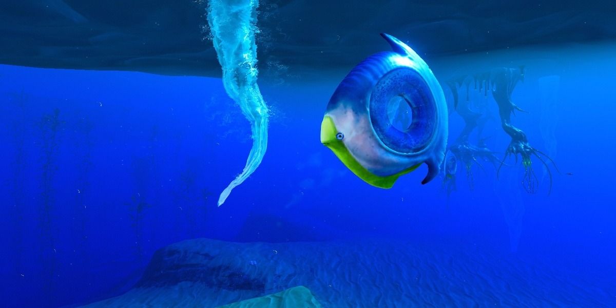 Subnautica Below Zero Titan Holefish underwater