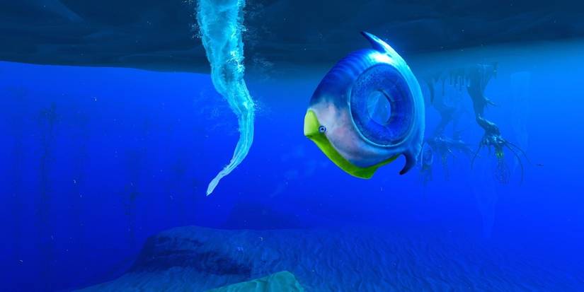 Subnautica Below Zero Titan Holefish underwater