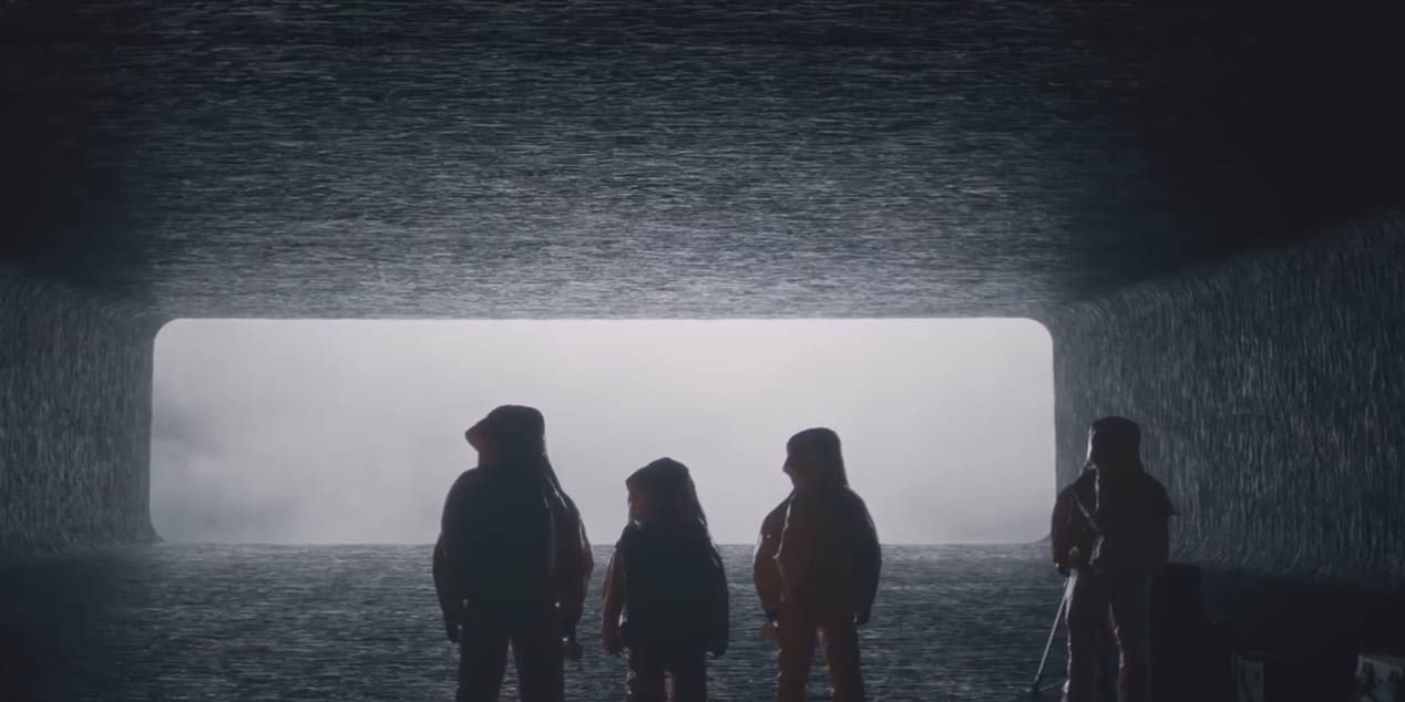 A scientific team on an alien spaceship, in the Denis Villeneuve movie Arrival.