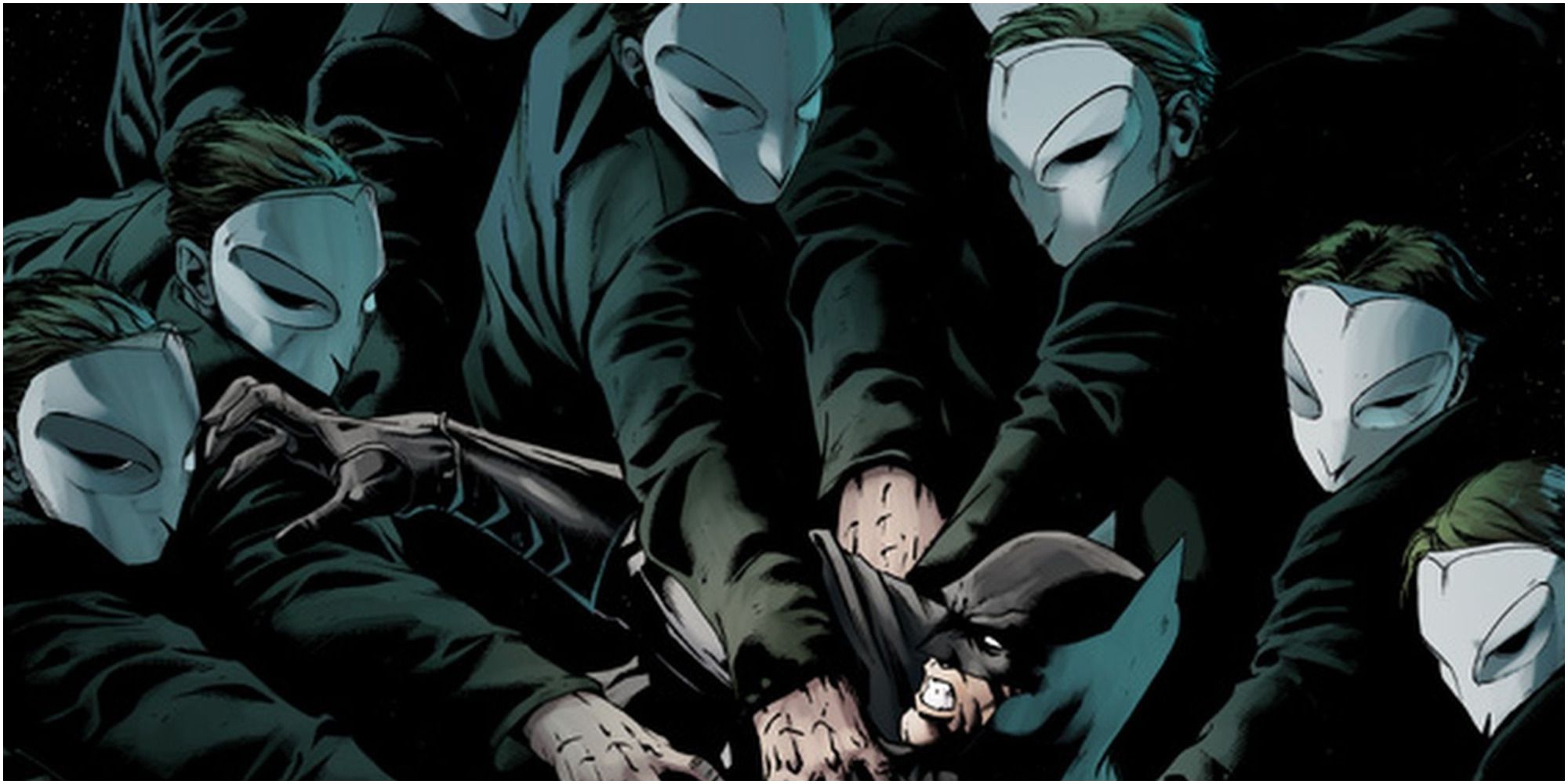 Court of Owls Attacking Batman