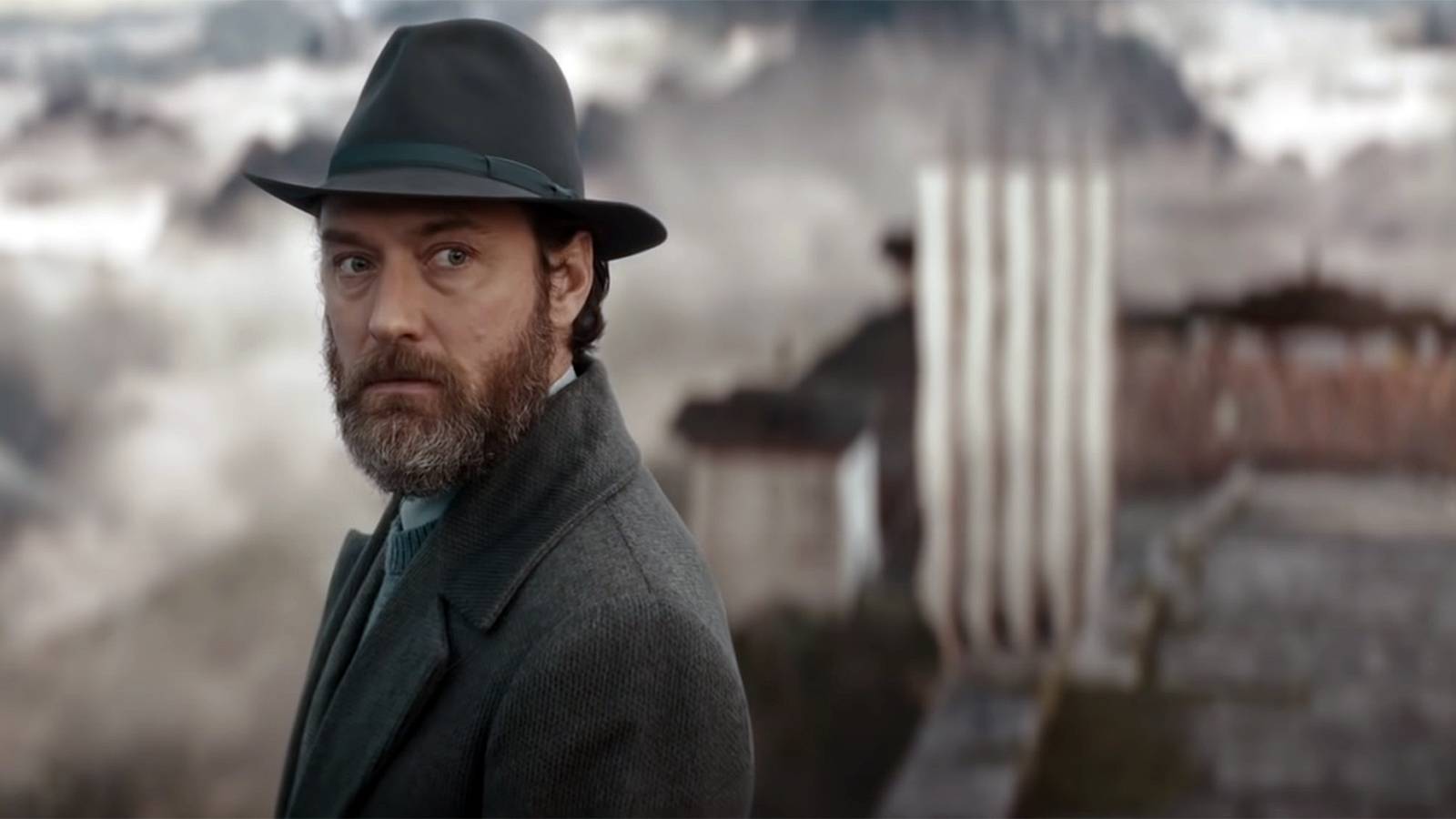 Fantastic Beasts The Secrets of Dumbledore featurette