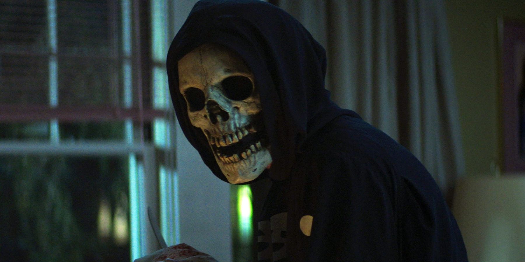 The skull mask killer in Fear Street: Part One: 1994